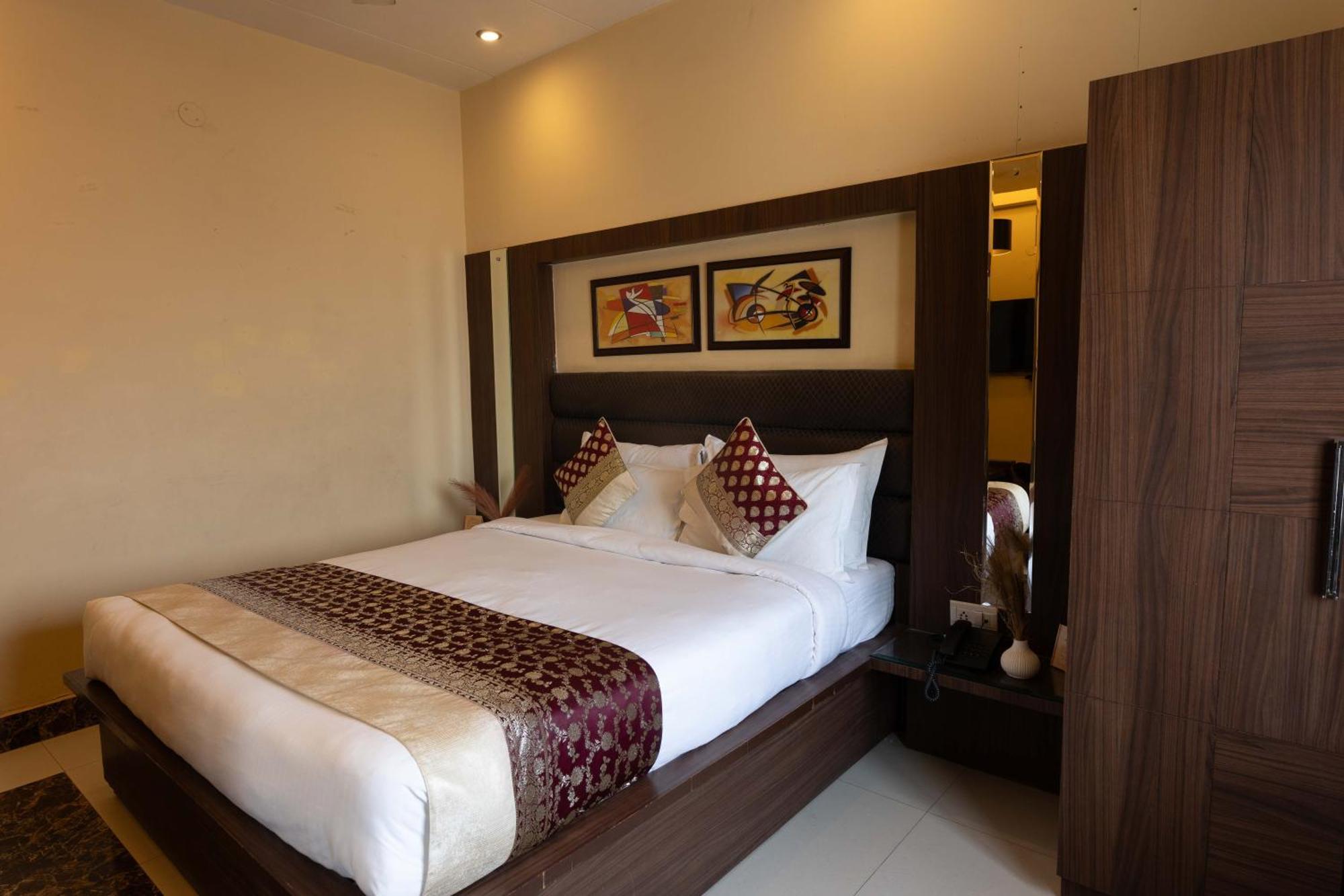 New Hotel Broadway Benares Buitenkant foto
